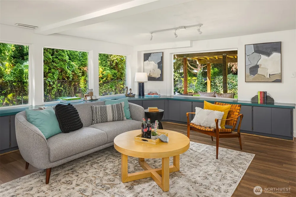 11215 Champagne Point Road NE Kirkland, WA 98034