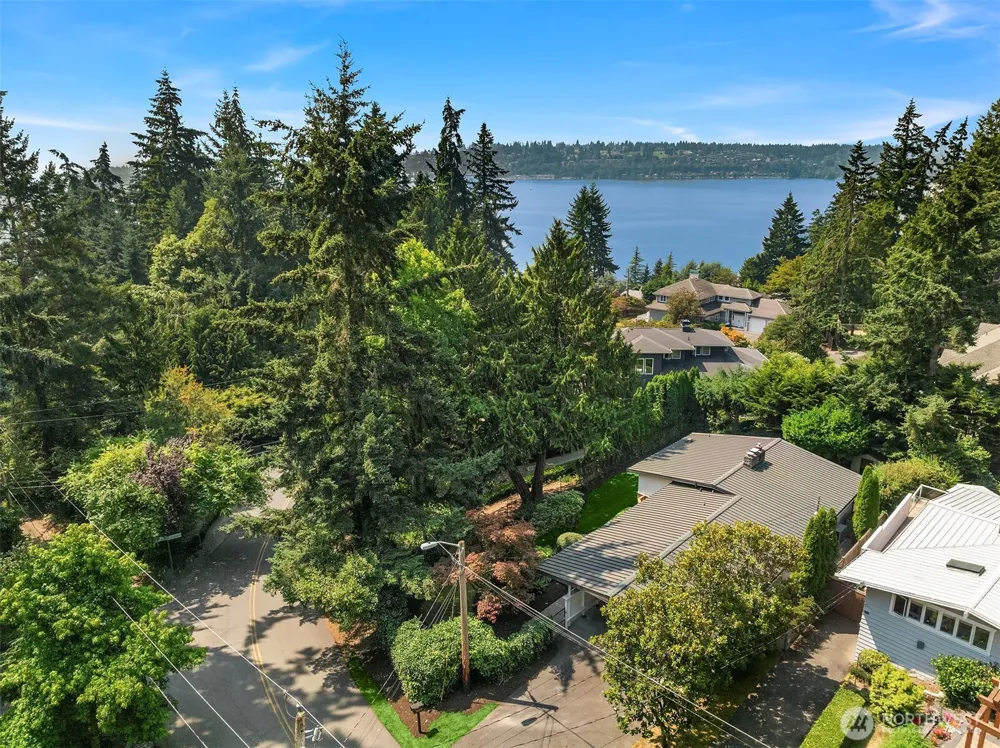 11215 Champagne Point Road NE Kirkland, WA 98034