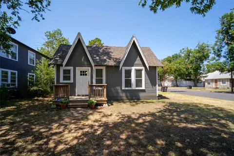 307 Robinson Street