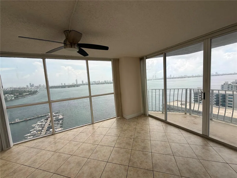 7601 E Treasure Dr #2007 North Bay Village, FL 33141