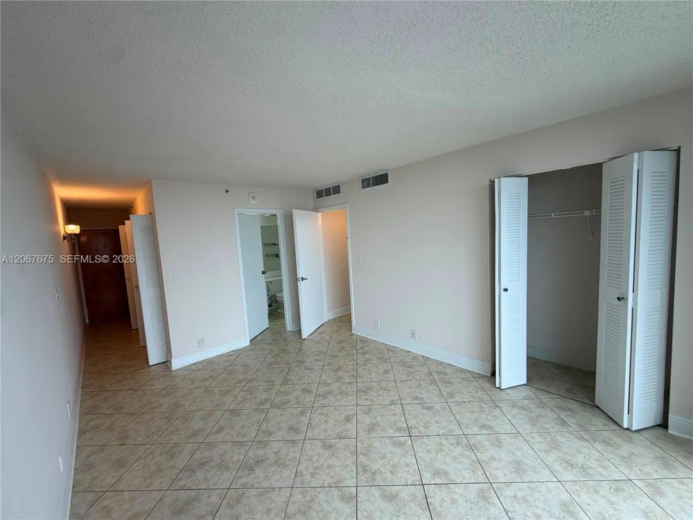 7601 E Treasure Dr #2007 North Bay Village, FL 33141