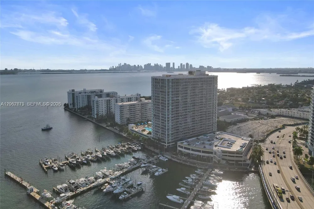 7601 E Treasure Dr #2007 North Bay Village, FL 33141