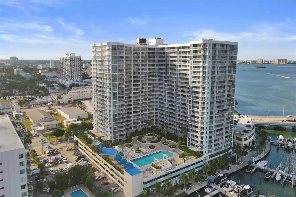 7601 E Treasure Dr #2007 North Bay Village, FL 33141