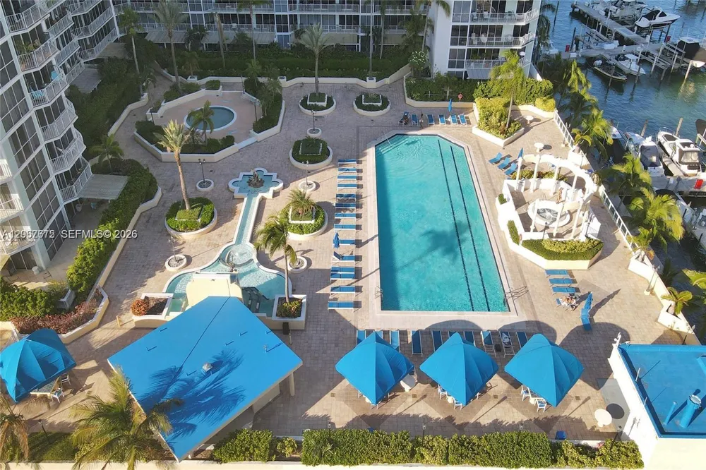 7601 E Treasure Dr #2007 North Bay Village, FL 33141