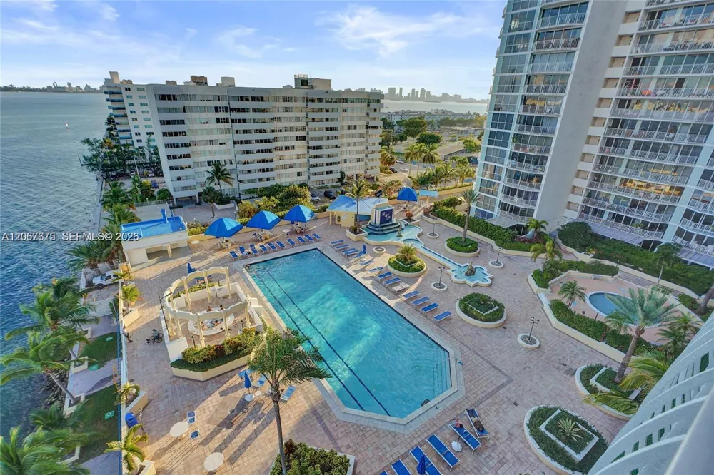 7601 E Treasure Dr #2007 North Bay Village, FL 33141