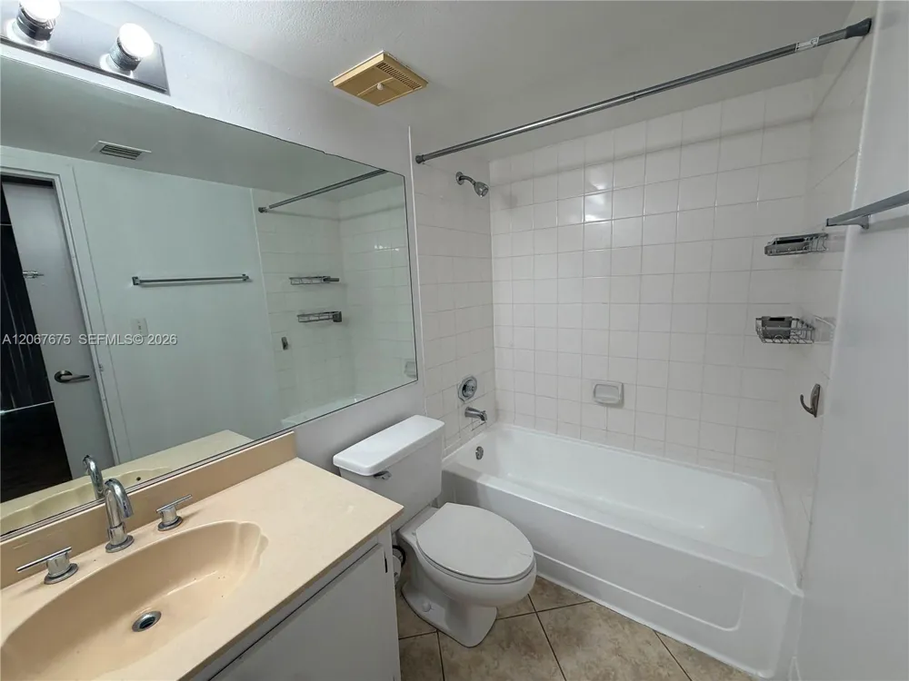 7601 E Treasure Dr #2007 North Bay Village, FL 33141
