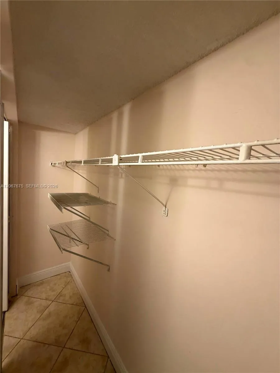 7601 E Treasure Dr #2007 North Bay Village, FL 33141