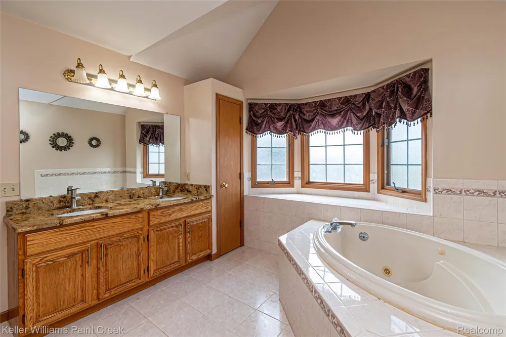 5555 Chatham Lane Grand Blanc Charter Township, MI 48439