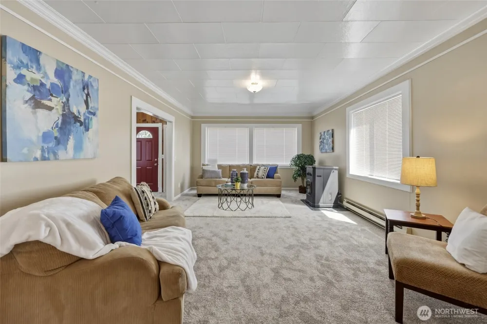 1120 3rd Street Cosmopolis, WA 98537