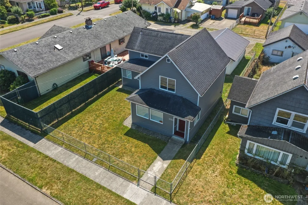 1120 3rd Street Cosmopolis, WA 98537
