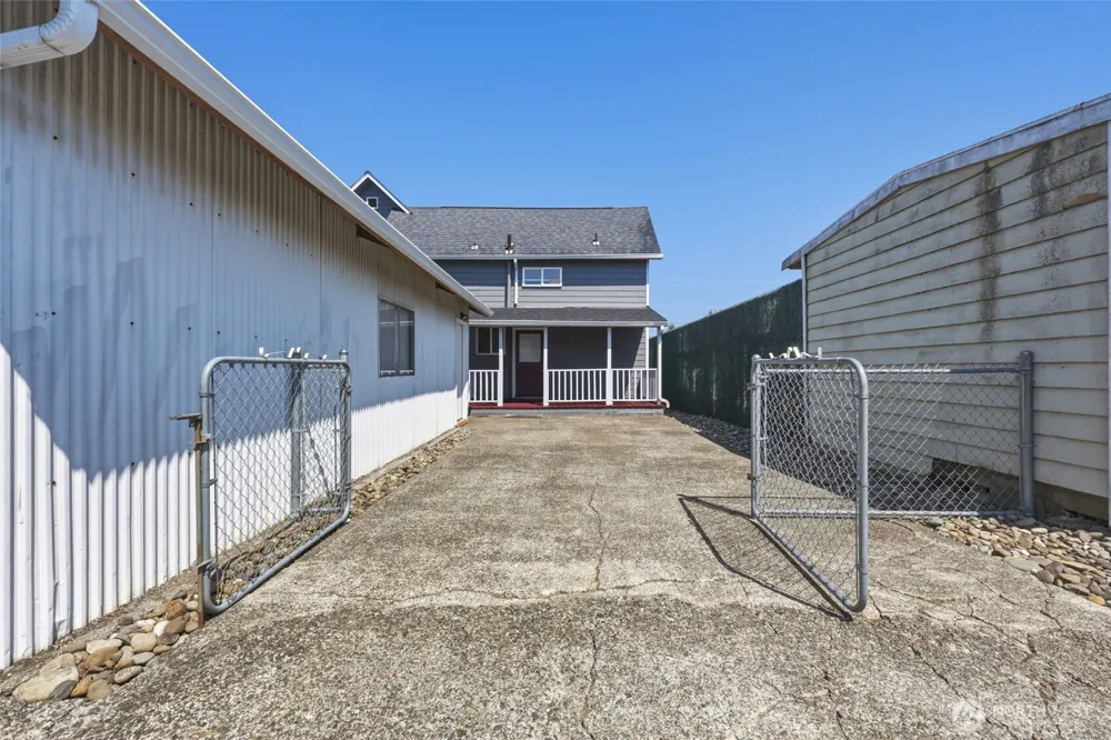 1120 3rd Street Cosmopolis, WA 98537
