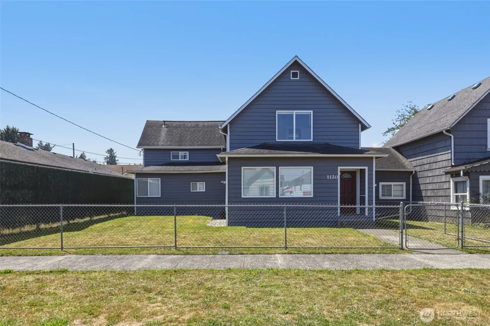 1120 3rd Street Cosmopolis, WA 98537