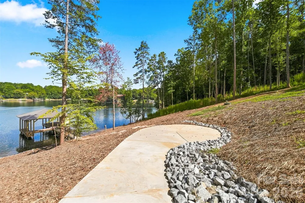 5317 Shoreline Way Granite Falls, NC 28630