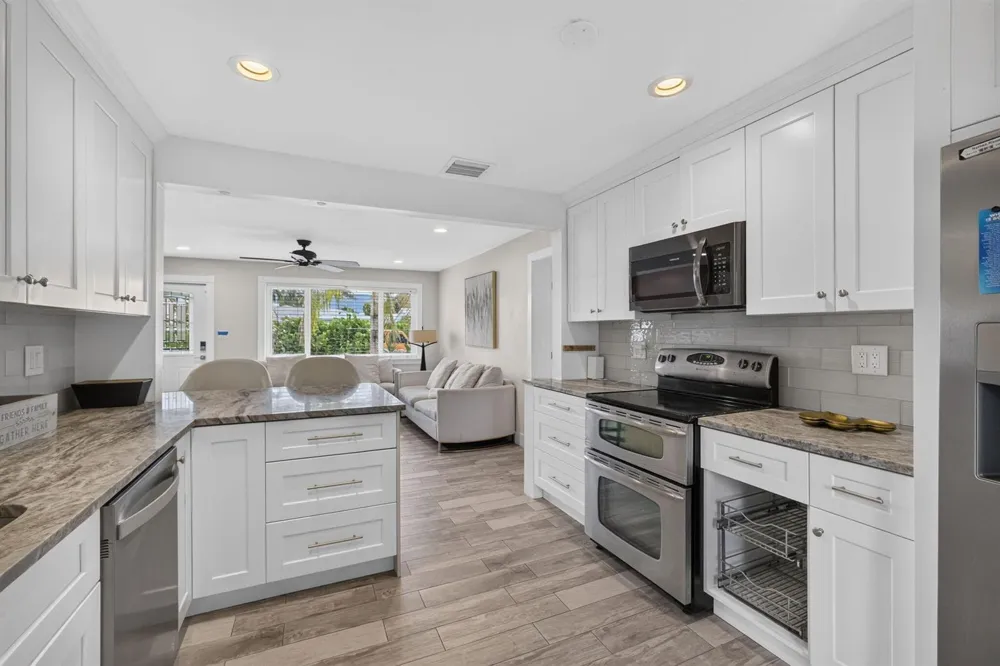 216 E 24th Street Riviera Beach, FL 33404