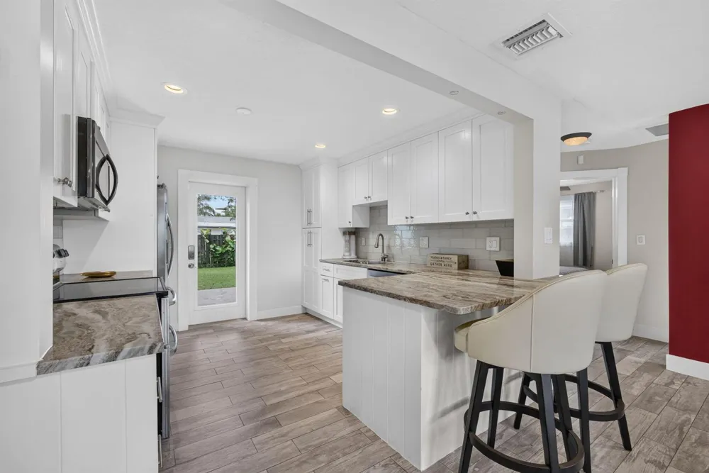 216 E 24th Street Riviera Beach, FL 33404