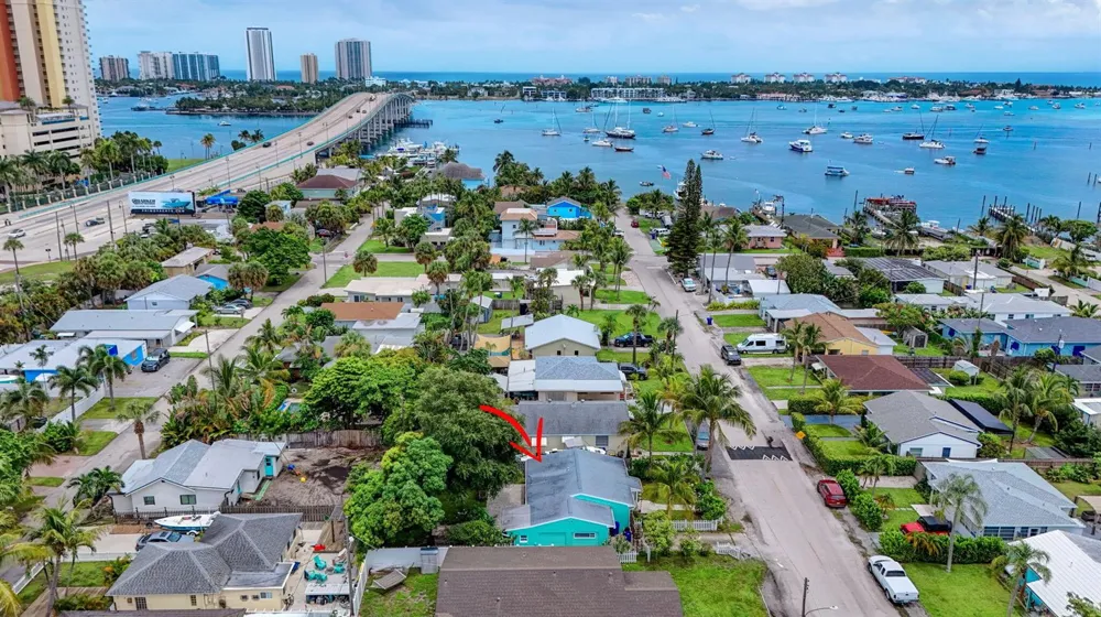 216 E 24th Street Riviera Beach, FL 33404