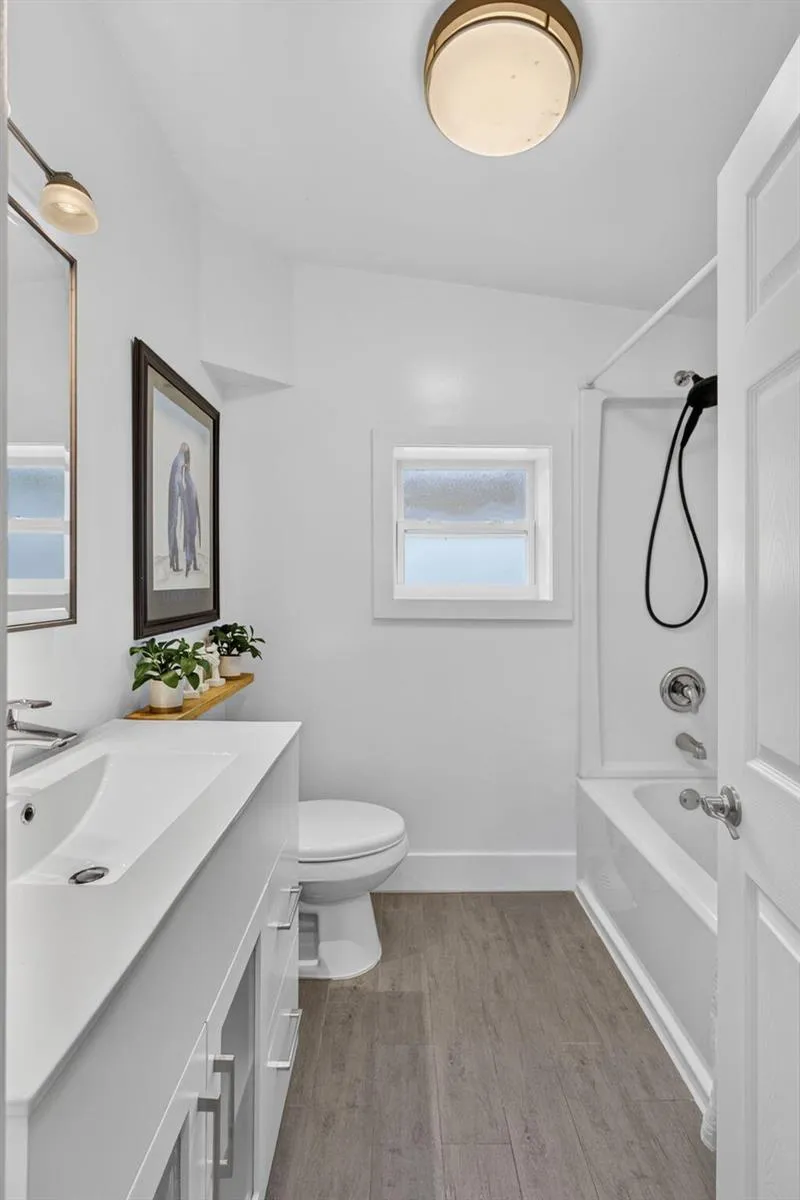 216 E 24th Street Riviera Beach, FL 33404
