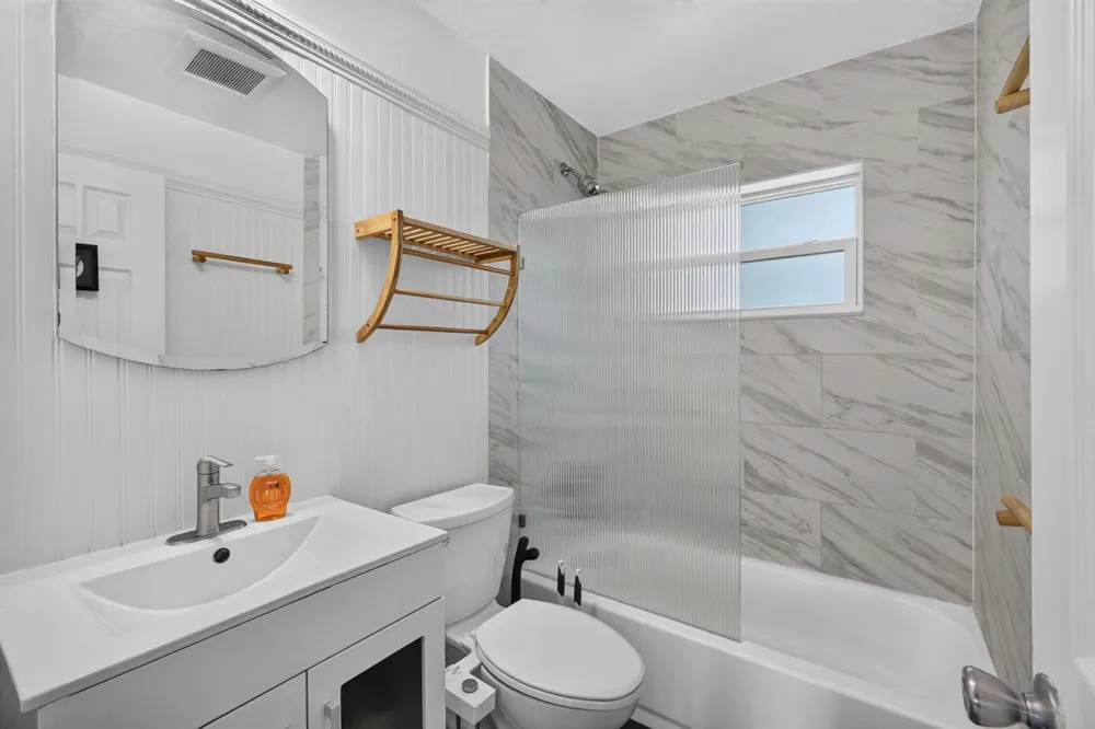 216 E 24th Street Riviera Beach, FL 33404