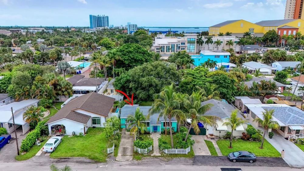 216 E 24th Street Riviera Beach, FL 33404