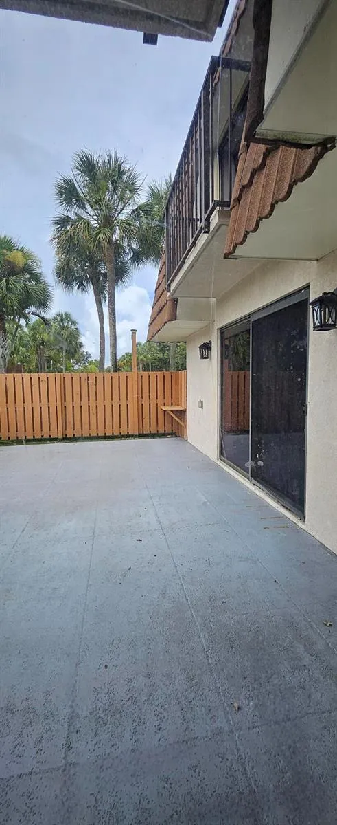 141 Heritage Way SE West Palm Beach, FL 33407