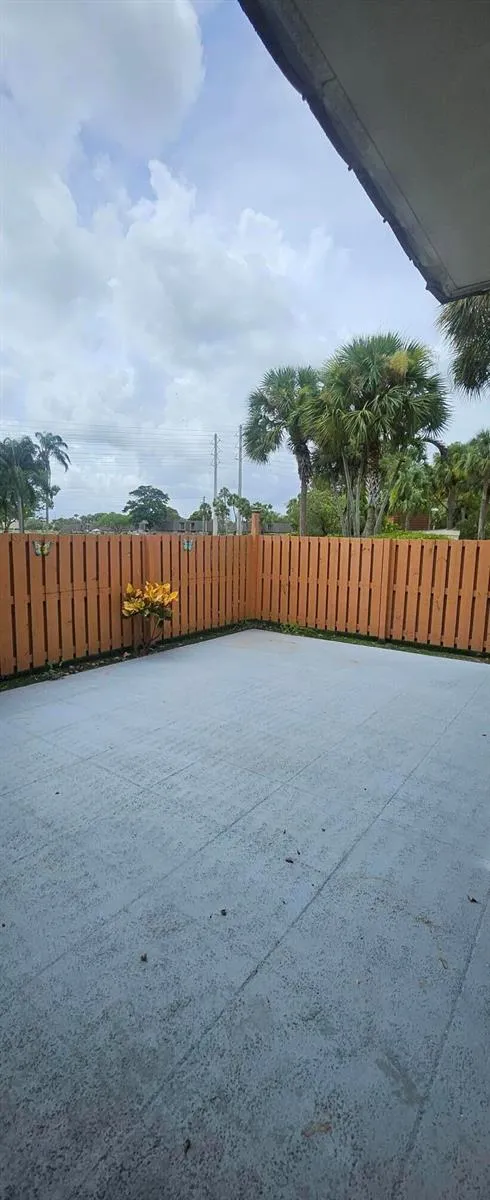 141 Heritage Way SE West Palm Beach, FL 33407