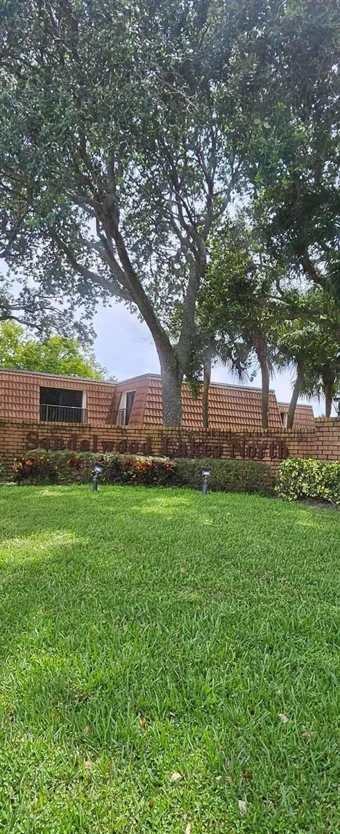 141 Heritage Way SE West Palm Beach, FL 33407