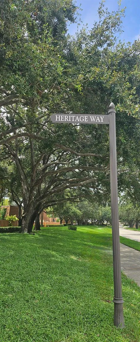 141 Heritage Way SE West Palm Beach, FL 33407