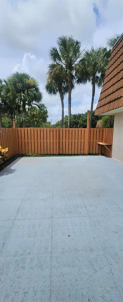 141 Heritage Way SE West Palm Beach, FL 33407