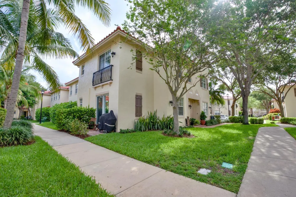 1020 E Longport Circle #A1 Delray Beach, FL 33444