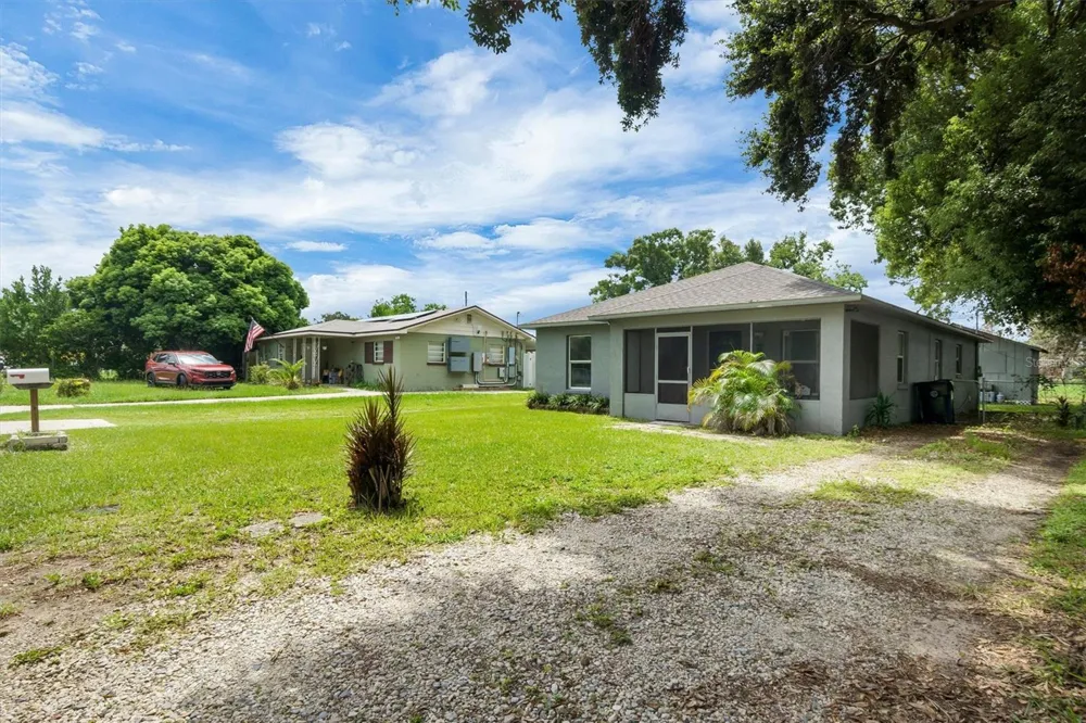 212 PIKE STREET Auburndale, FL 33823