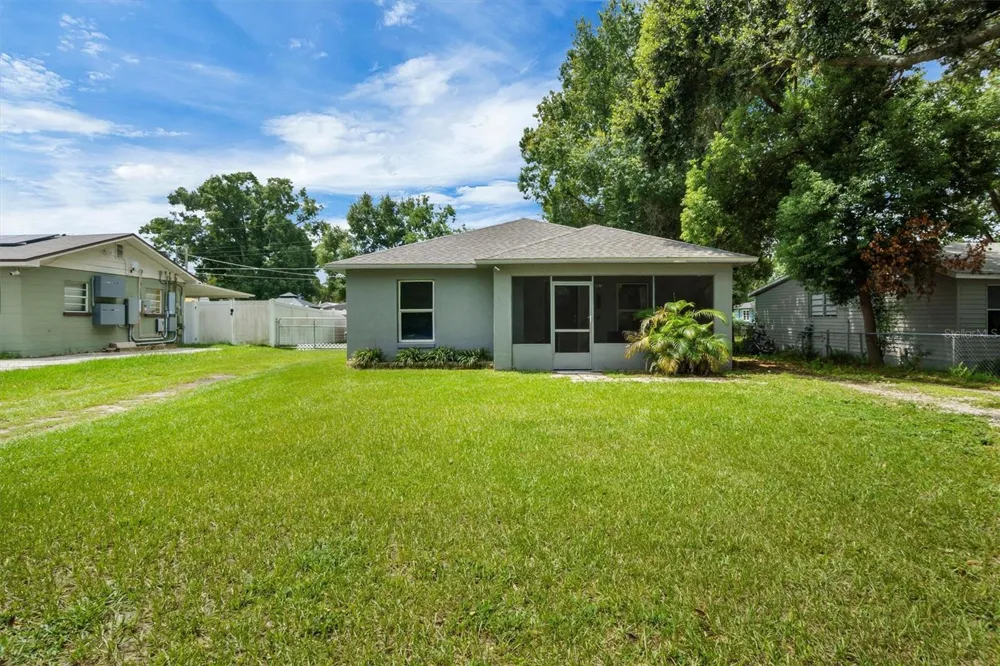212 PIKE STREET Auburndale, FL 33823