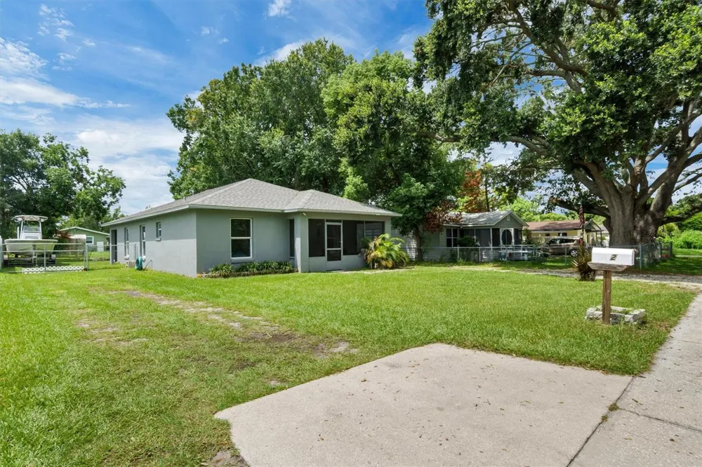 212 PIKE STREET Auburndale, FL 33823