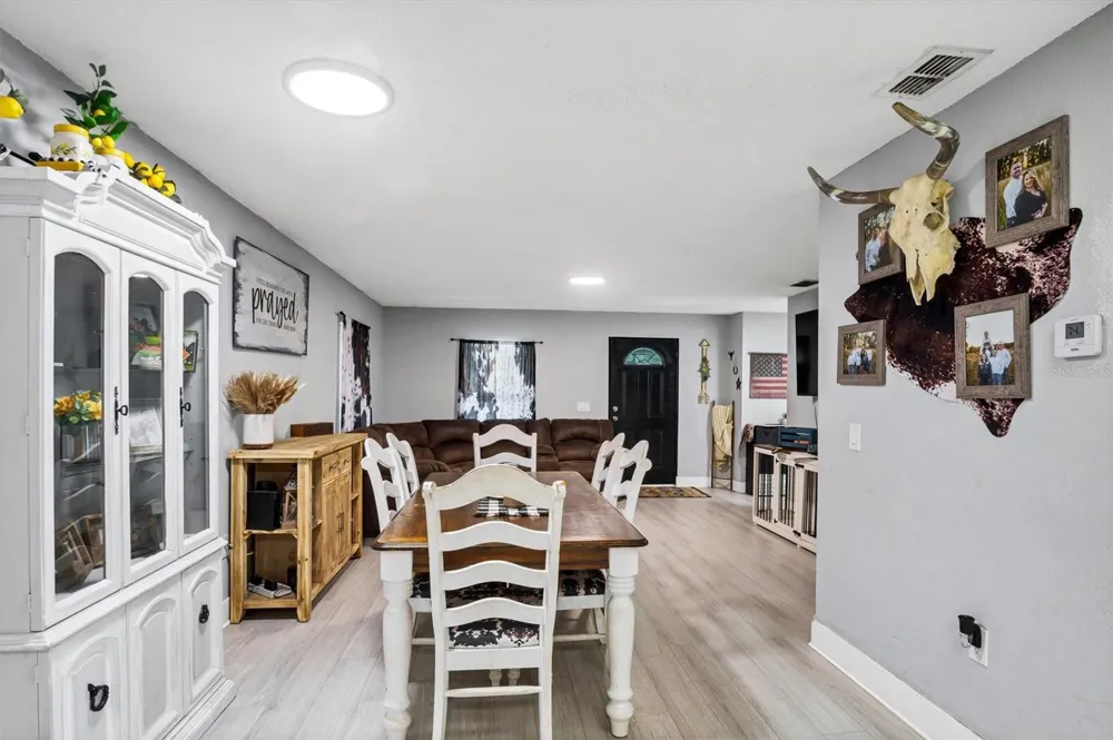212 PIKE STREET Auburndale, FL 33823