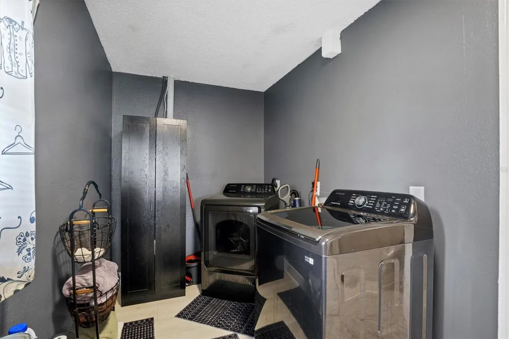 212 PIKE STREET Auburndale, FL 33823