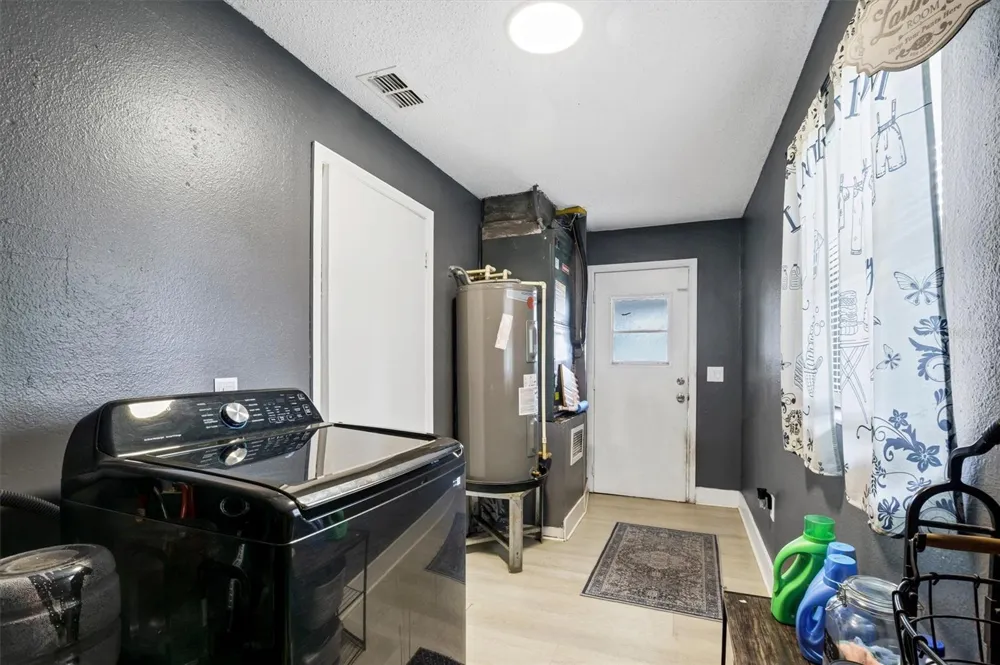 212 PIKE STREET Auburndale, FL 33823