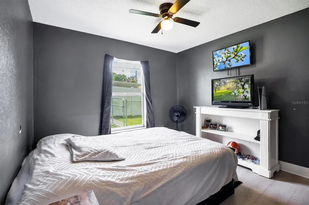 212 PIKE STREET Auburndale, FL 33823