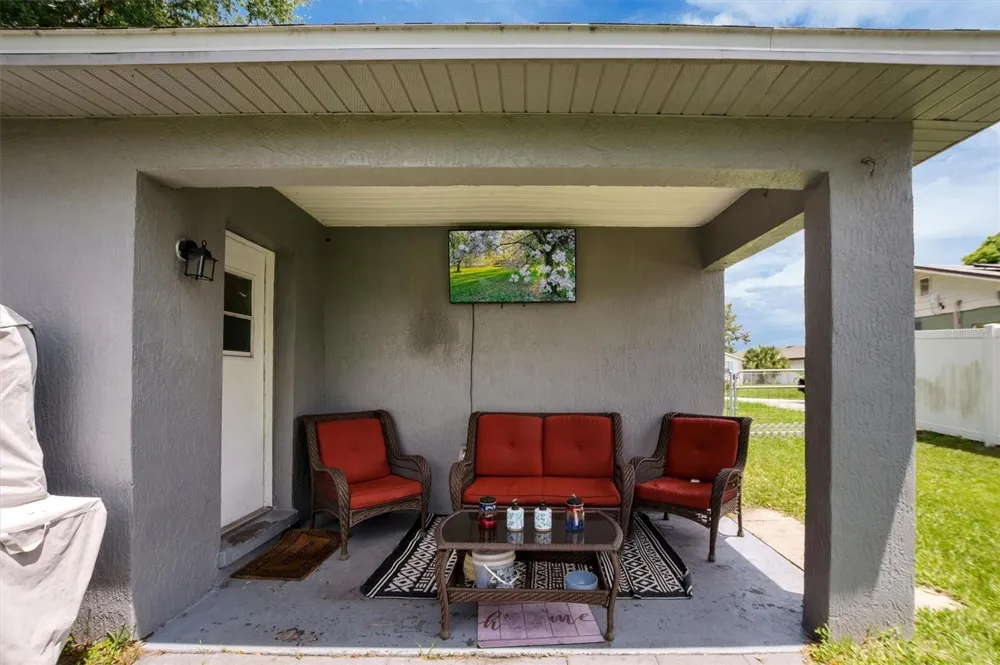 212 PIKE STREET Auburndale, FL 33823