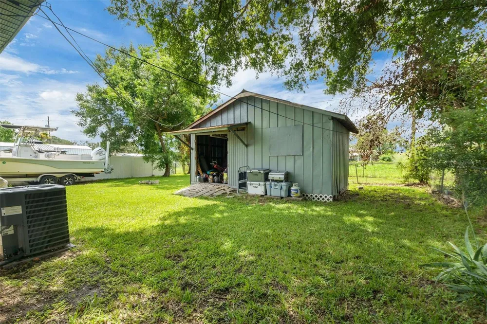 212 PIKE STREET Auburndale, FL 33823