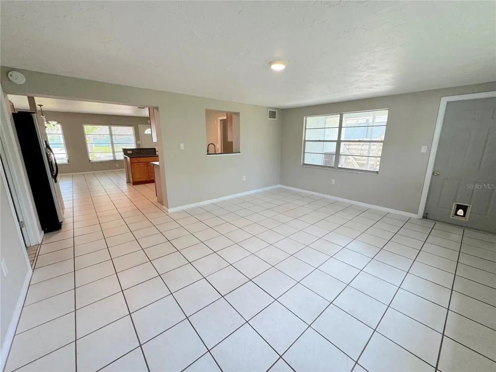 3883 HAWKEYE CIRCLE Sarasota, FL 34232
