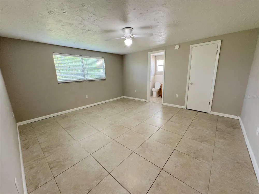 3883 HAWKEYE CIRCLE Sarasota, FL 34232