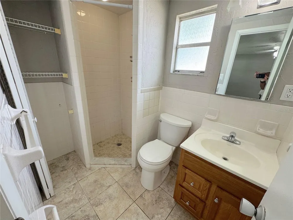 3883 HAWKEYE CIRCLE Sarasota, FL 34232