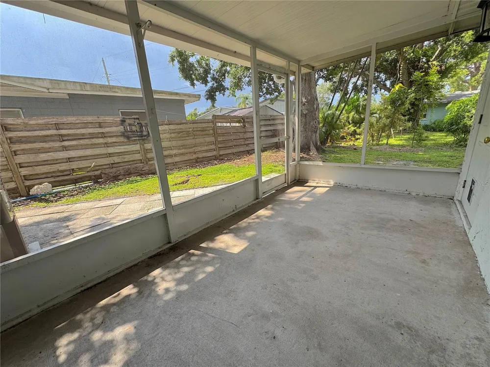 3883 HAWKEYE CIRCLE Sarasota, FL 34232