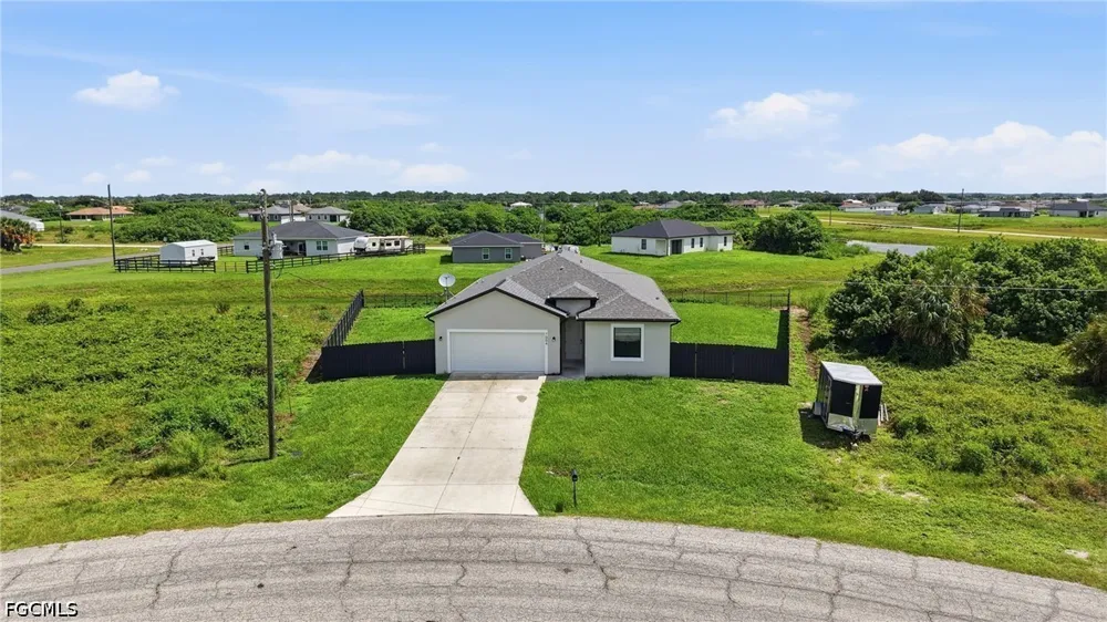 Alfa Court Labelle, FL 33935