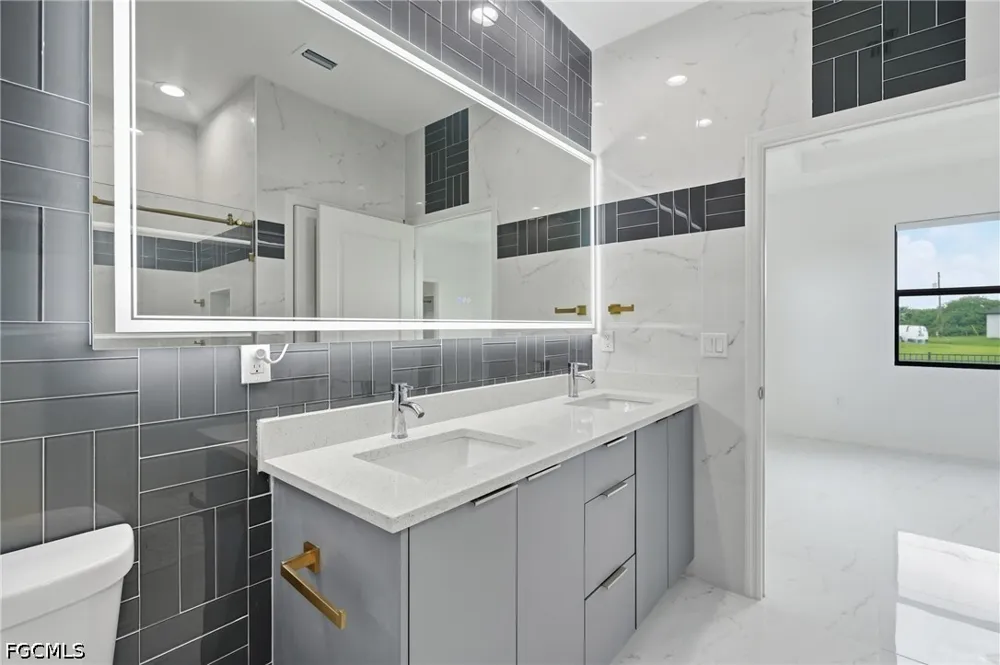 Alfa Court Labelle, FL 33935