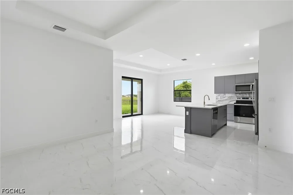 Alfa Court Labelle, FL 33935
