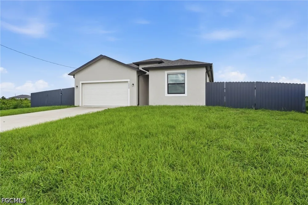 Alfa Court Labelle, FL 33935