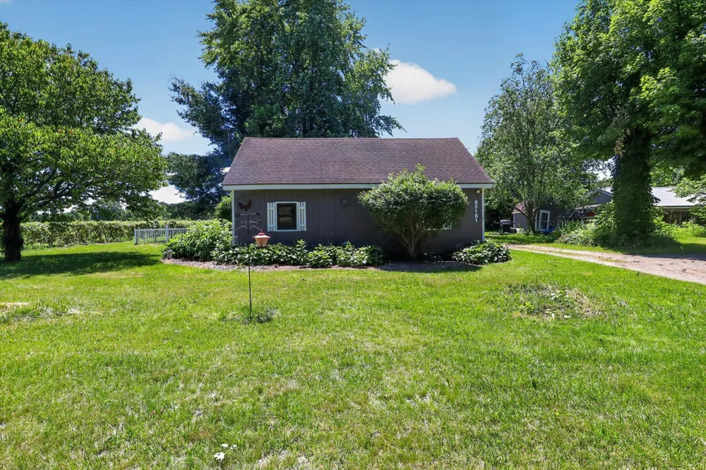 65181 County Road 342 Hartford, MI 49057