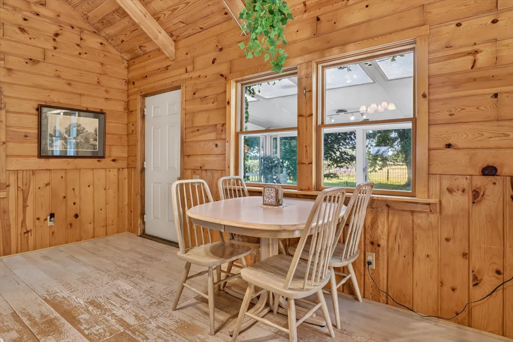 65181 County Road 342 Hartford, MI 49057