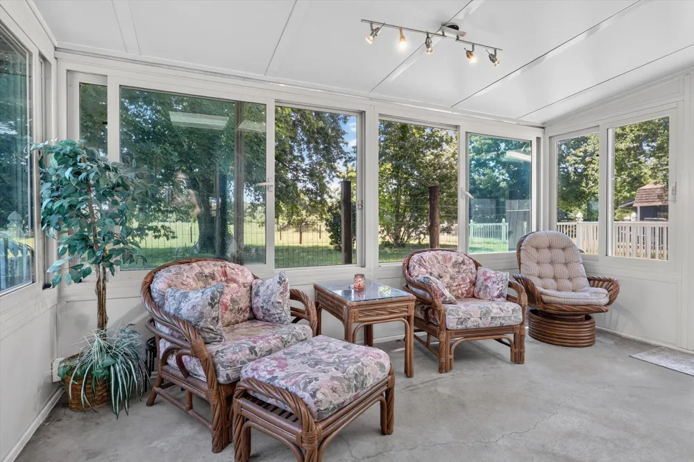 65181 County Road 342 Hartford, MI 49057