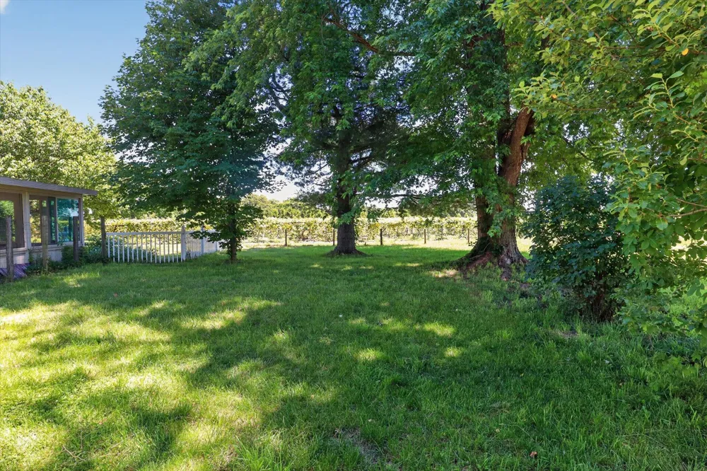 65181 County Road 342 Hartford, MI 49057